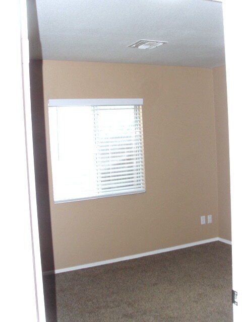 Building Photo - 963 E Monterey St