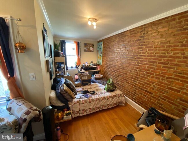 Building Photo - 2128 10th St NW