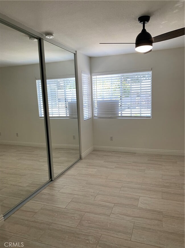 Building Photo - 13 Campton Pl