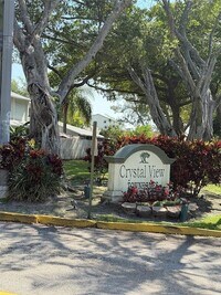 Building Photo - 873 Crystal Lake Dr