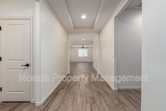 Building Photo - 35565 N Bandolier Dr
