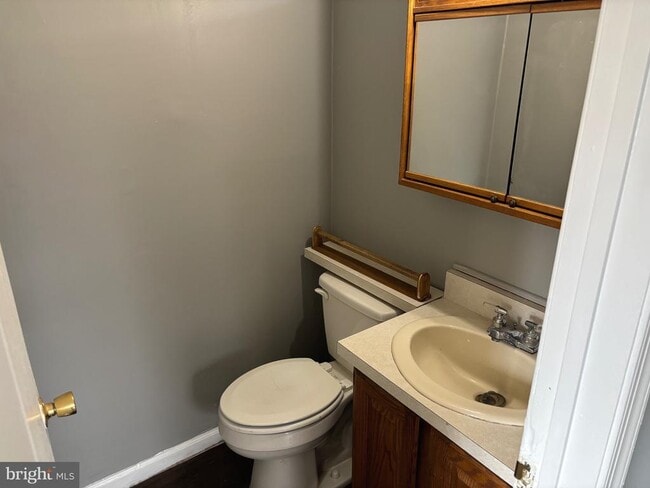 Building Photo - 44 Courtside Dr