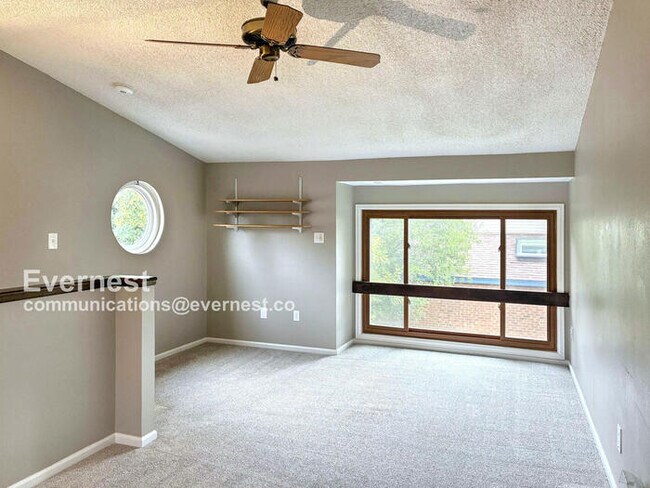 Building Photo - 913 Canosa Ct