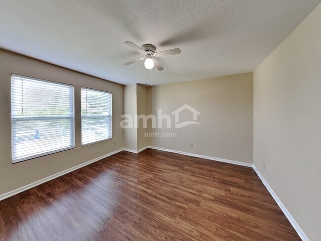 Building Photo - 8465 Wanda Lake Dr