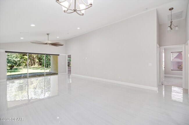 Building Photo - 53 Wilmette Ave