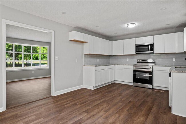Building Photo - 1844 Brier Ln