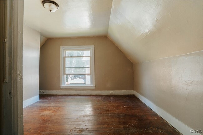 Building Photo - 38 Elm St