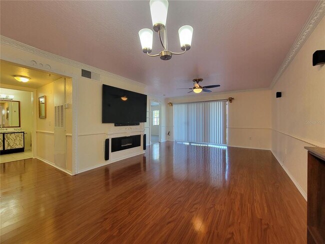 Building Photo - 14013 Fairway Island Dr