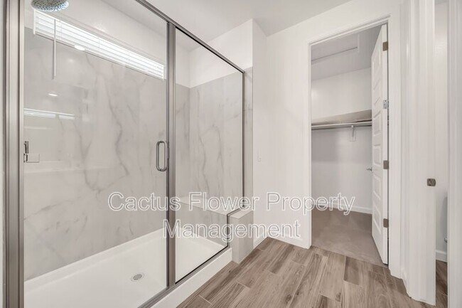 Building Photo - 6946 W Buckhorn Trail