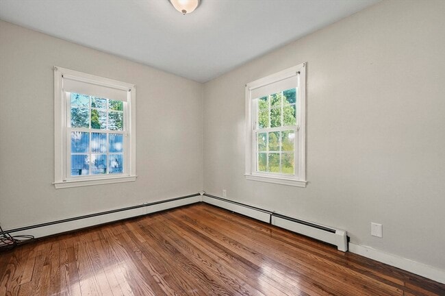 Building Photo - 1337 Pleasant St