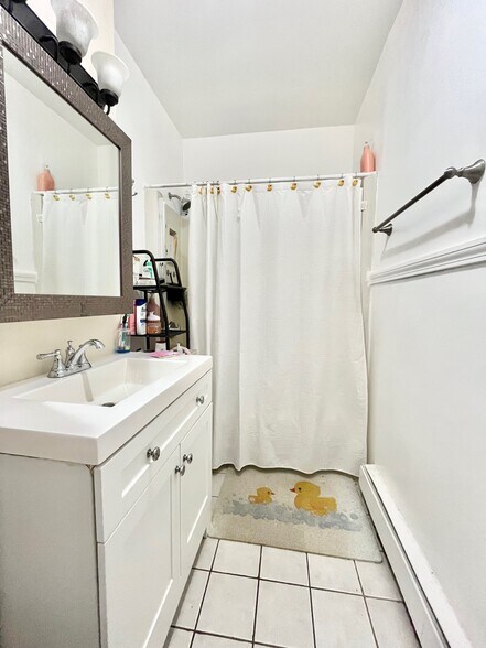 Building Photo - 19 Sachem St