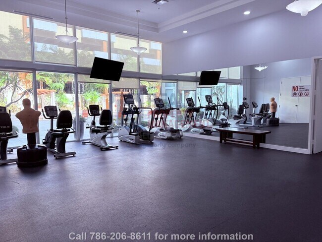 Building Photo - Modern 2BR/2BA Condo in Aventura – Furnish...