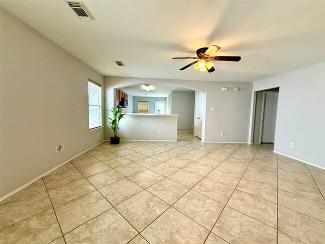 Building Photo - 24542 Lakecrest Village Dr