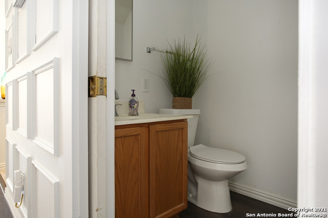 Building Photo - 8514 Coppermine-
