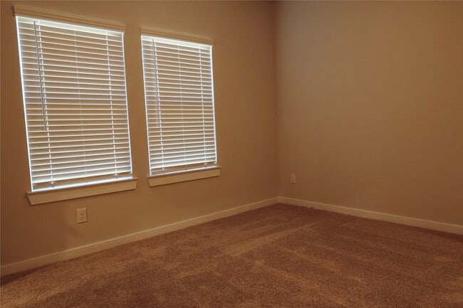 Building Photo - 8582 Blueberry Ash St