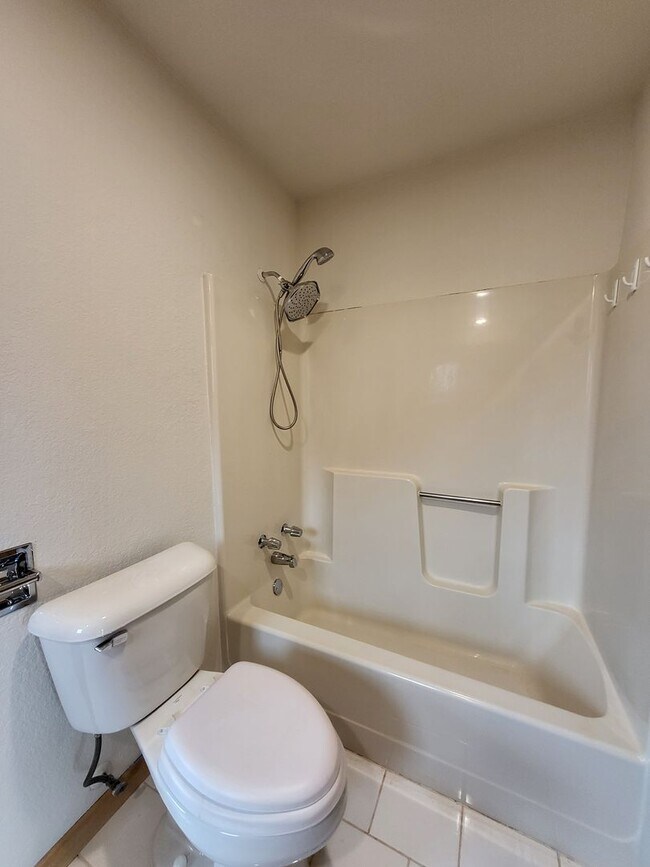 Building Photo - 604 Shadow Grove Ct