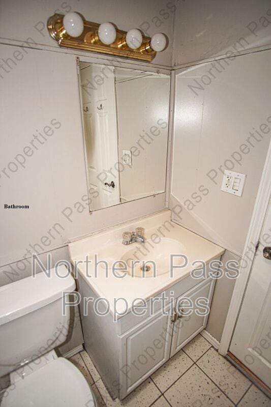 Building Photo - 7161 Dale Rd