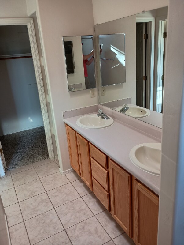 Building Photo - 8119 N Peppersauce Dr