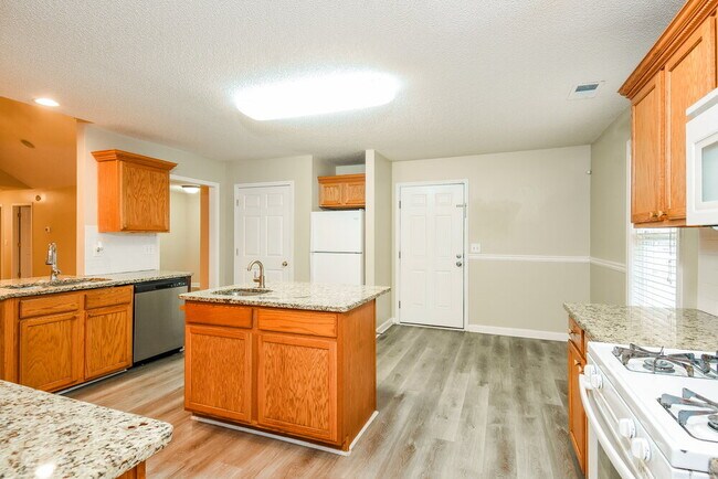 Building Photo - 5191 Memorial Ln SW