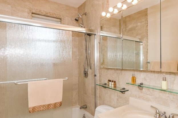 Building Photo - 92 Emerson Gardens Rd