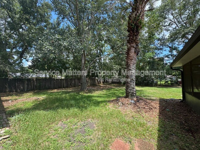 Building Photo - 4213 Queens Ct