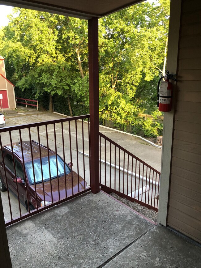 Building Photo - 1112 Frame St