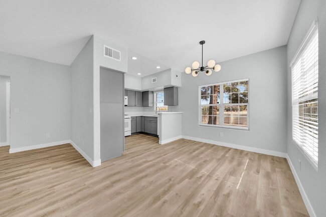 Building Photo - 520 Arrowhead Trail