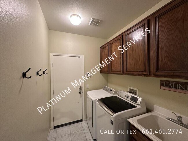 Building Photo - 7345 Sunnyslope Dr