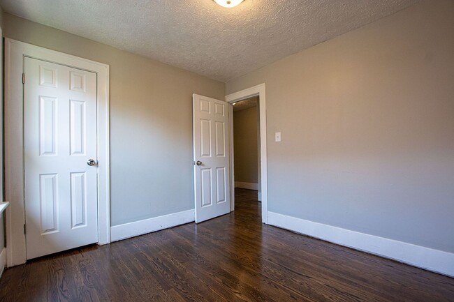 Building Photo - 110 N 38th St