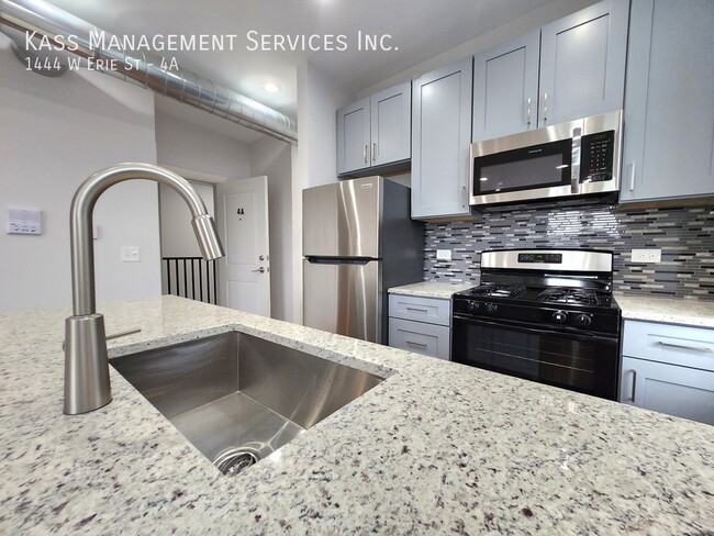 Primary Photo - 1444 W Erie St