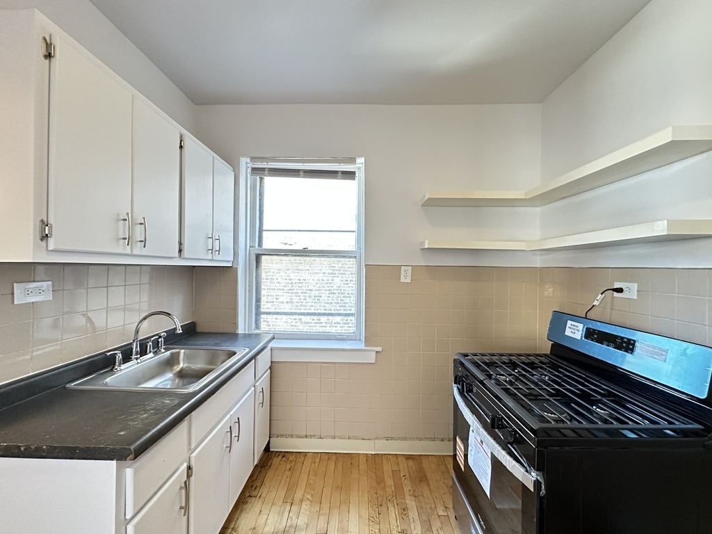 Building Photo - 7147 S Constance Ave