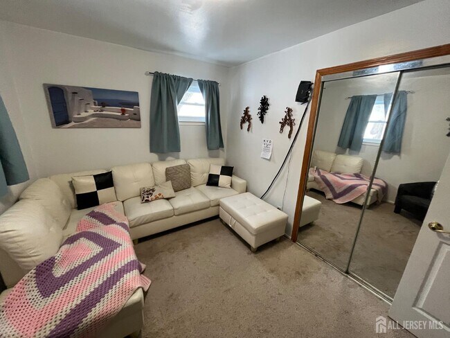 Building Photo - 7 Sparta Ct