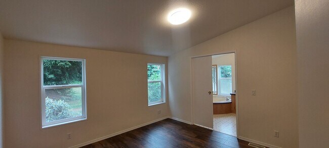 Building Photo - 6740 Greystone Ln