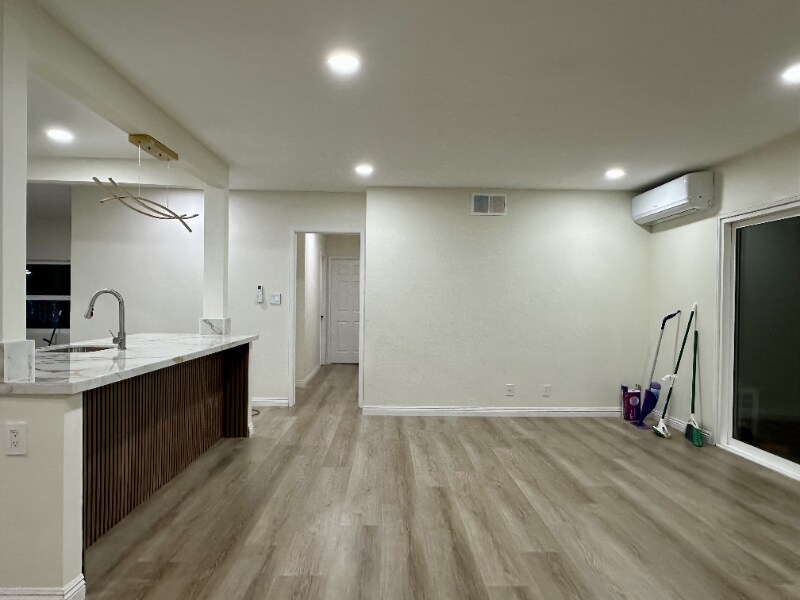 Building Photo - 7860 La Fiesta Dr