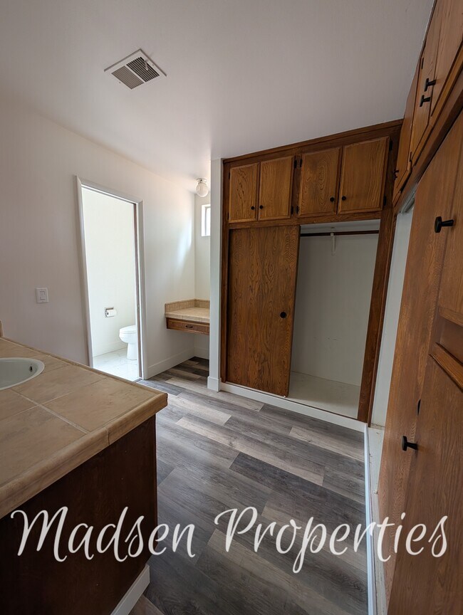 Building Photo - 6231 Pebble Ln