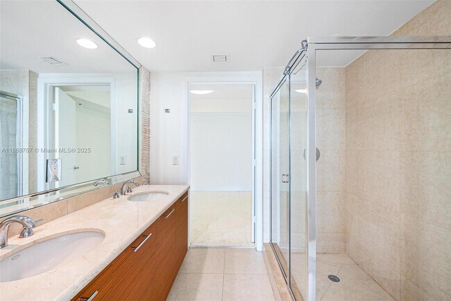 Building Photo - 50 Biscayne Blvd