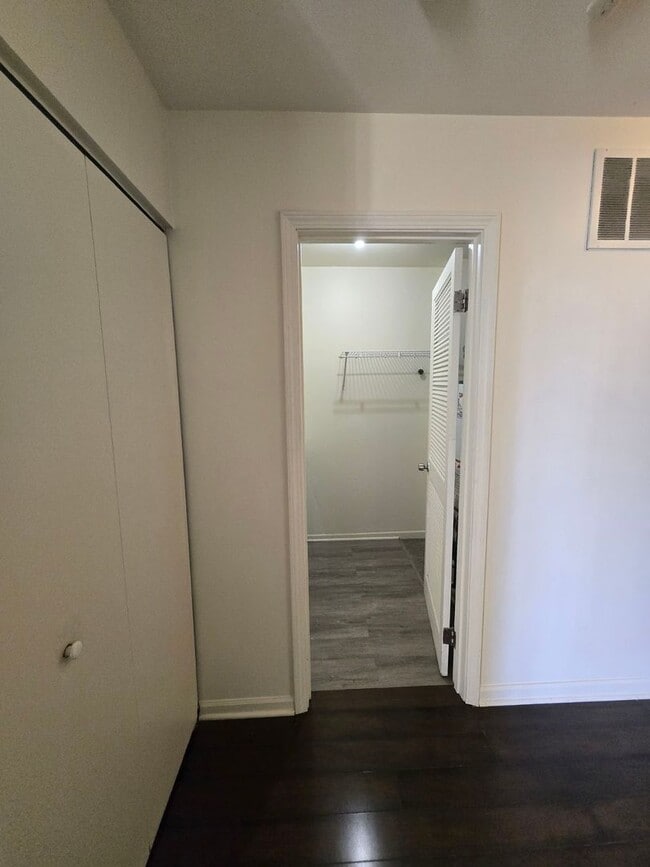 Building Photo - 2120 N Ginger Creek Cir