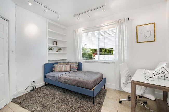 Building Photo - 11121 Griffing Blvd