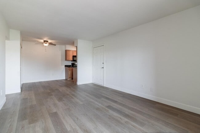 Building Photo - 5877 N Granite Reef Rd