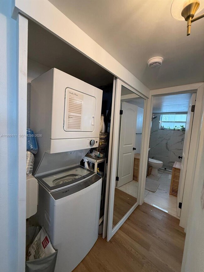 Building Photo - 801 Meridian Ave