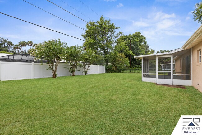 Building Photo - 1706 Western Rd