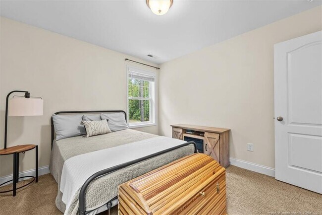 Building Photo - 400 Everest Ct