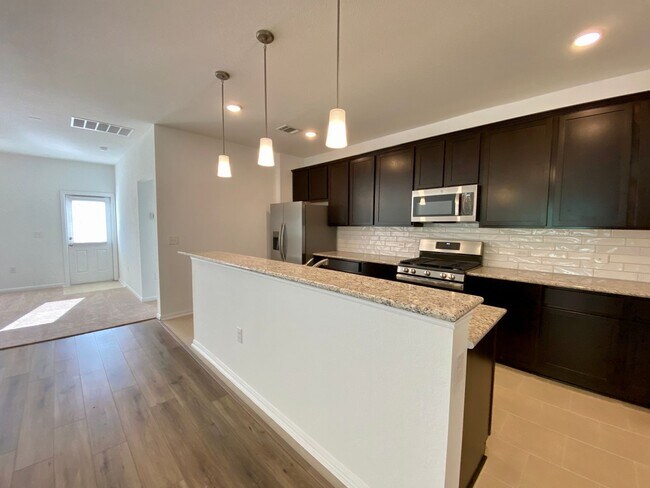 Building Photo - Stunning 4/2 Brand New Home in Kyle!