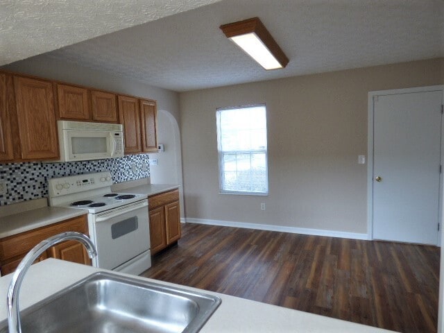 Building Photo - Chatterton Commons Condo