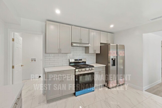 Building Photo - Beautifully Remodeled Single Family Home with Pool