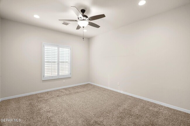 Building Photo - 14735 Pebble Hills Blvd