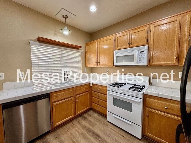 Building Photo - 16260 Windcrest Dr