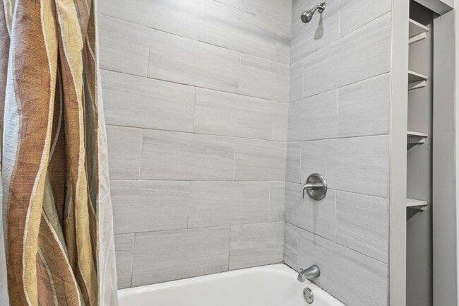 Building Photo - 1838 Markese Ave