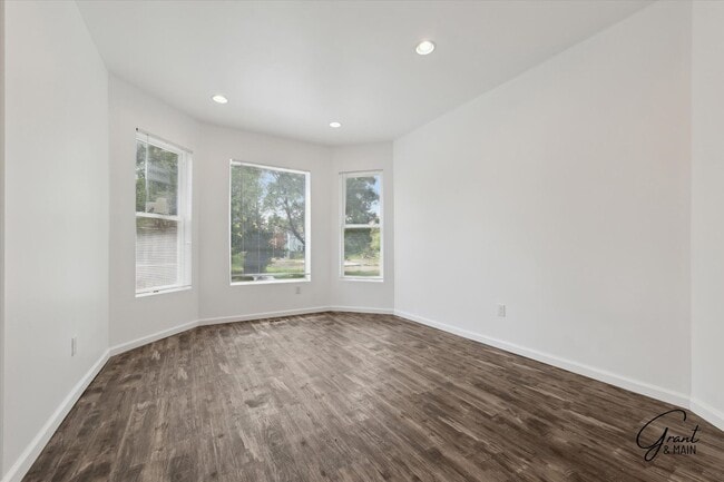 Building Photo - $1,995 - North End 4 Bedroom/ 1.5 bathroom...