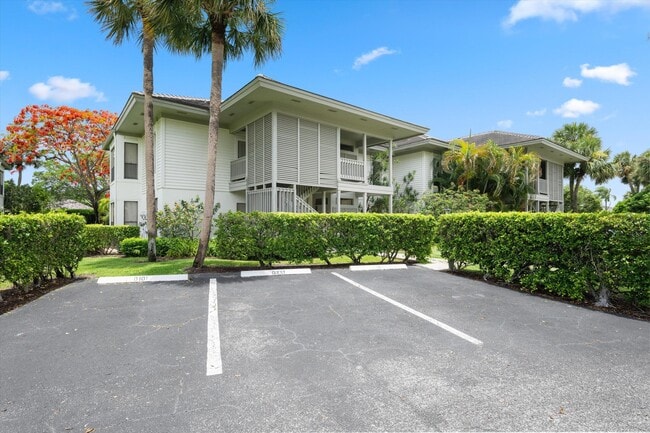 Building Photo - 11818 Pebblewood Dr